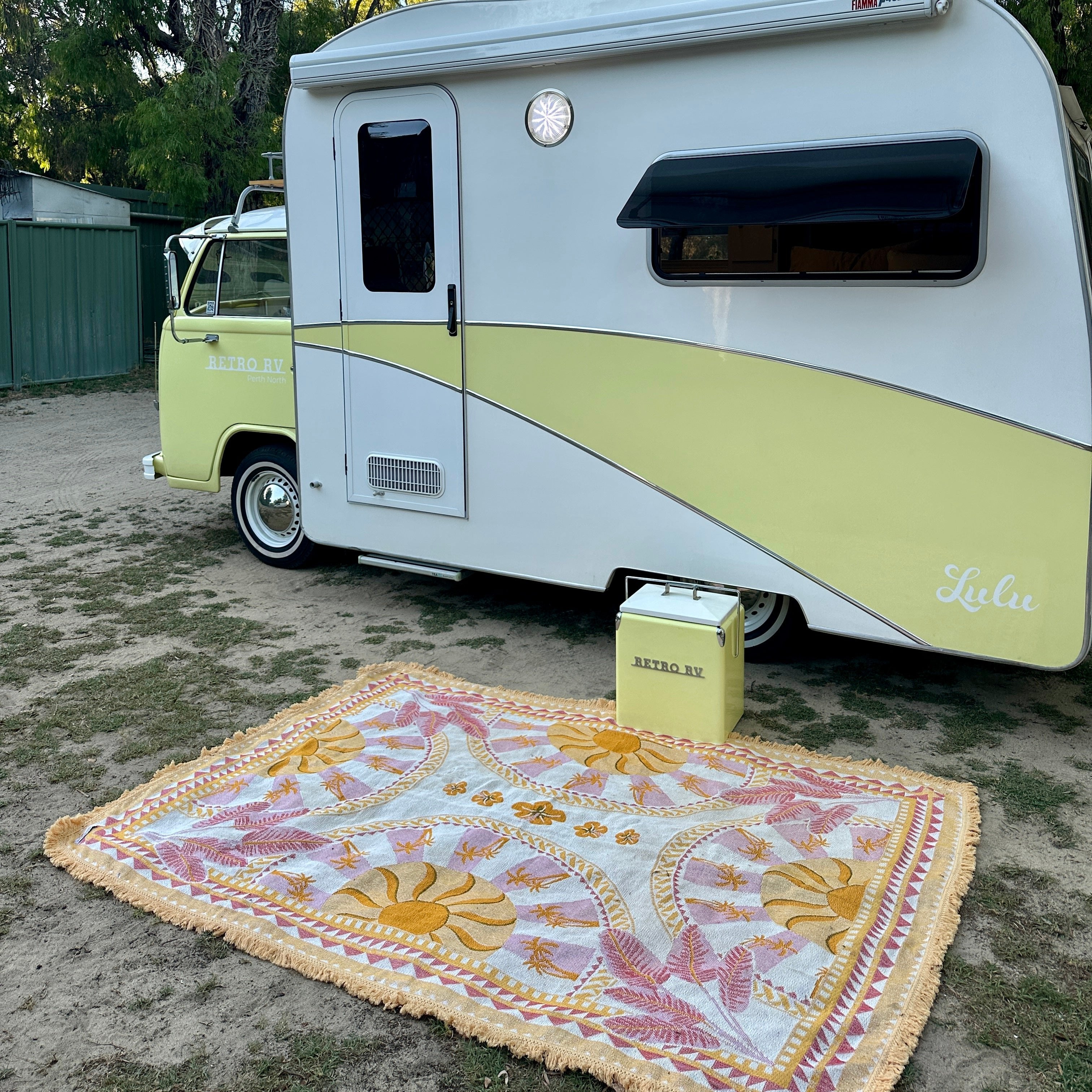 Soli Picnic Rug
