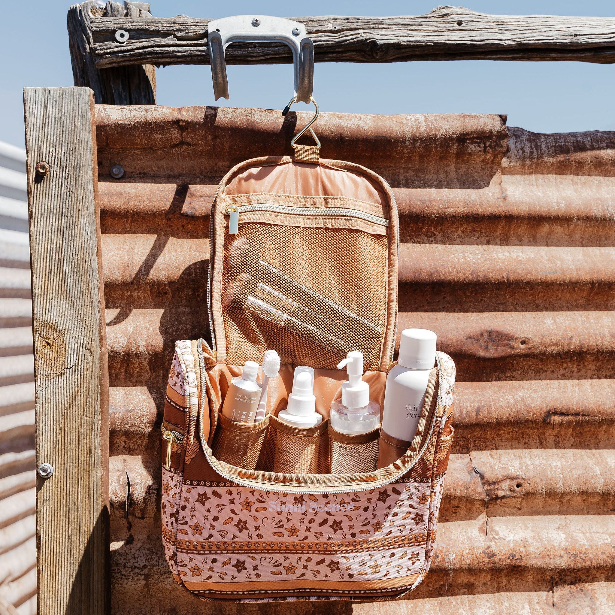 Wander Hanging Toiletry Bag