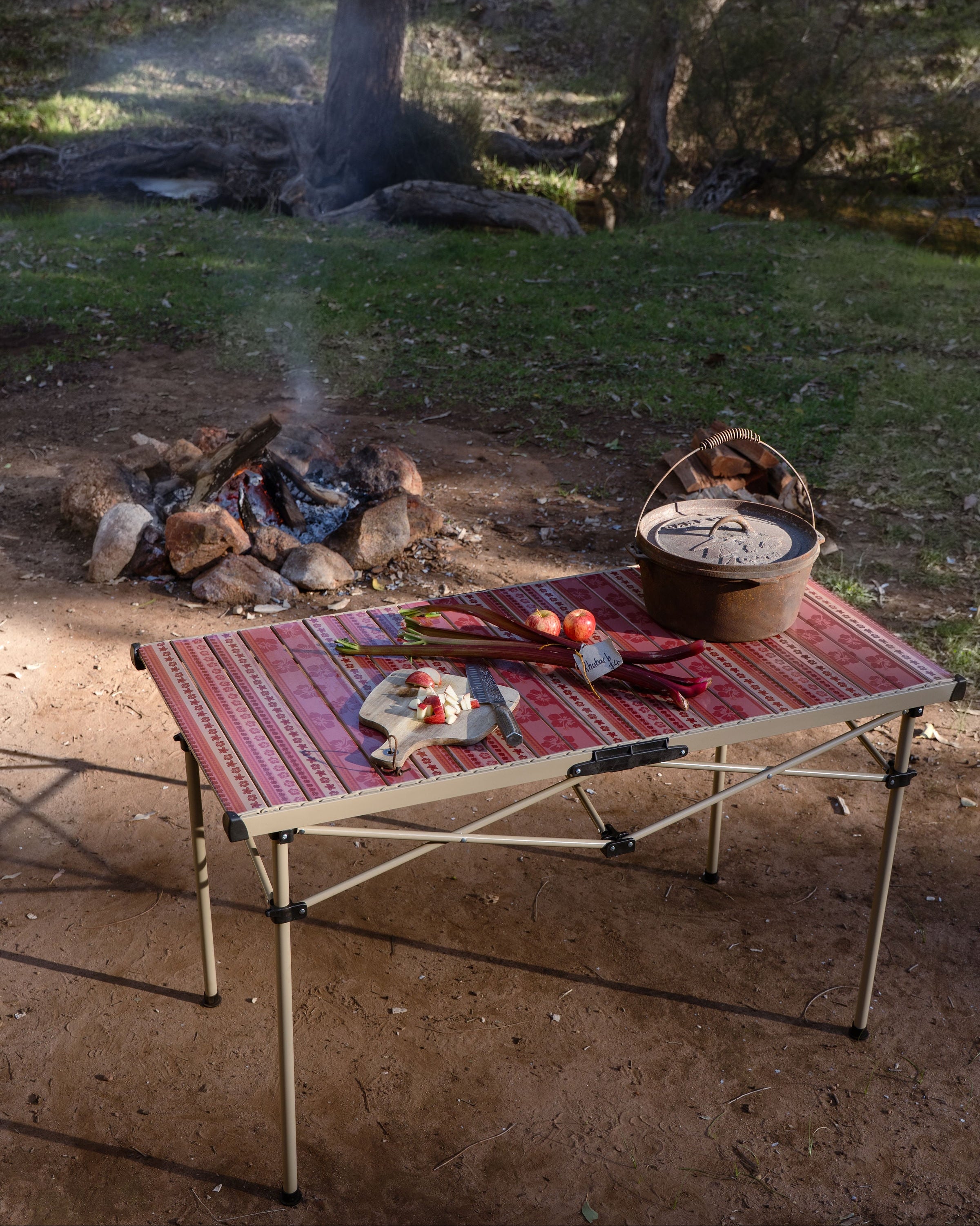 Hibiscus Camping table